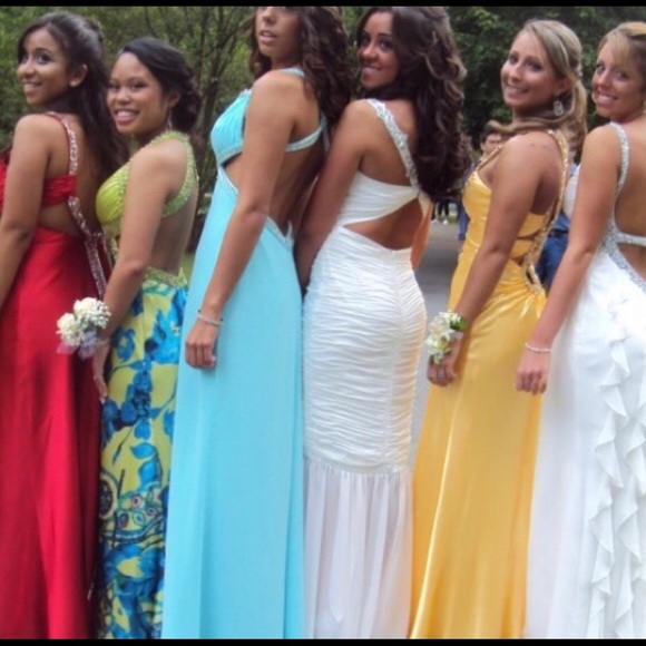 Faviana White Chiffon Kim Kardashian Mermaid Dress - Picture 3 of 5